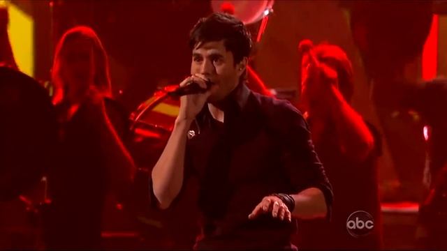 Enrique Iglesias feat Pitbull Medley @ AMAs 2010 www enriqueclub co cc x264 смотреть онлайн
