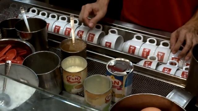 Making Kopi Peng at FunToast Raffles Place Singapore смотреть онлайн