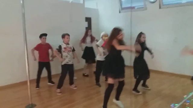 Танец на Хеллоуин смотреть онлайн