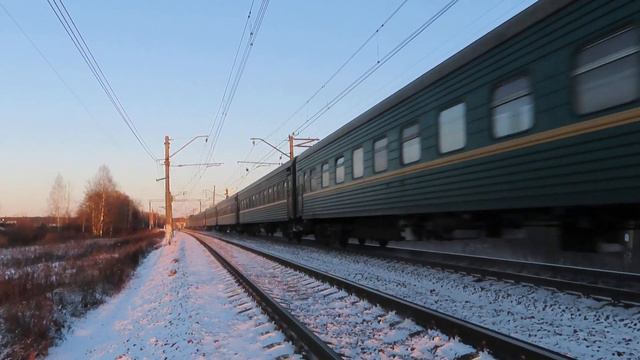 Электровоз ЧС7-055 с поездом№048Щ Кишинёв-Москва платформа Зосимова Пустынь 1.01.2020 смотреть онлайн
