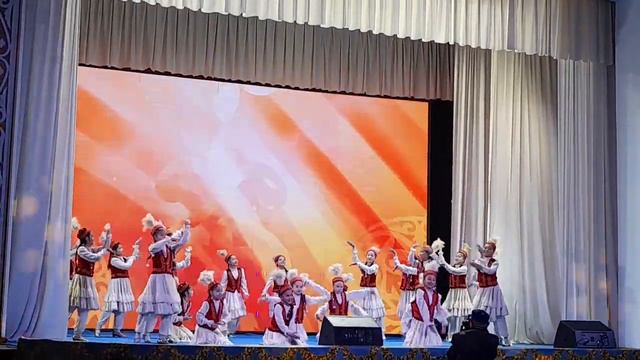 КАЗАХСКИЙ ТАНЕЦ.МЛ .ГР. смотреть онлайн