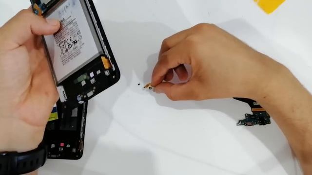 Samsung Galaxy A70 | A705 Disassembly / Teardown | How to Open / all internal Parts of A70 смотреть онлайн