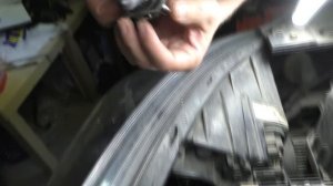 Замена лампочки в левой фаре машины хендай солярис (ближний\дальний свет) Экономия Авто!