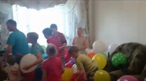 Детский канал  Лопаем воздушные шарики