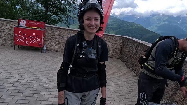 ЭПИЧЕСКИЙ СПУСК НА КРАСНОЙ ПОЛЯНЕ смотреть онлайн