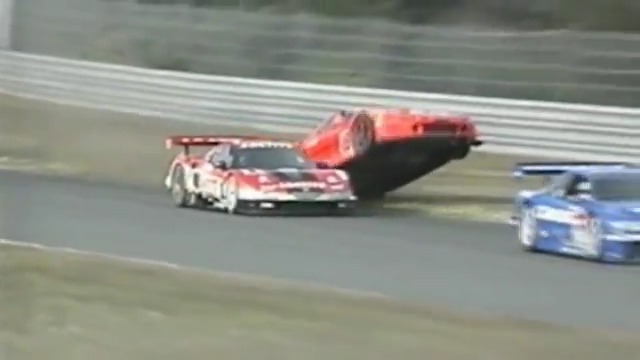 Аварии на гонках смотреть онлайн