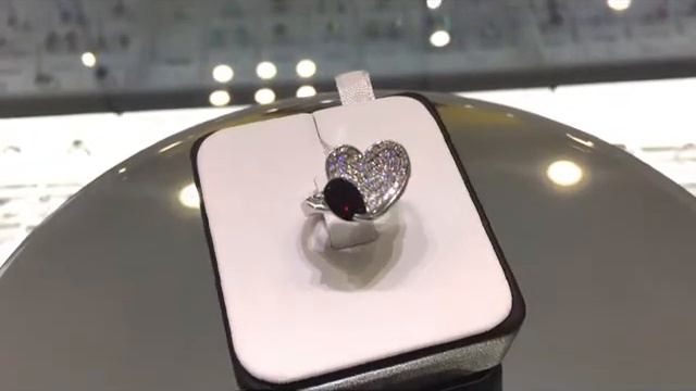 Кольцо серебро 925 пробы с гранатом и фианитами смотреть онлайн