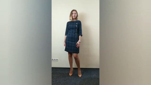 Женское платье трапеция в клетку с декоративными пуговицами смотреть онлайн