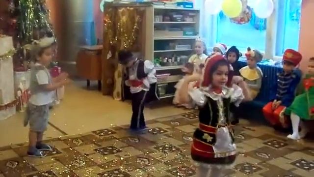 Ёлка 2015 год старшая группа смотреть онлайн