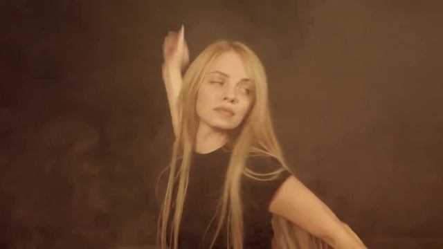 Дарья Фрей и Аким Апачев - Лепестки смотреть онлайн