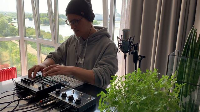 Tushonka (OP-1, Digitakt, Ditto X4 Looper)