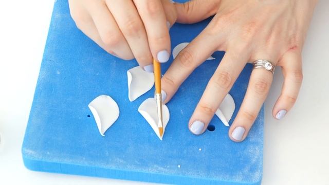 Gumpaste Plumeria / Frangipanis Tropical Flower Tutorial смотреть онлайн