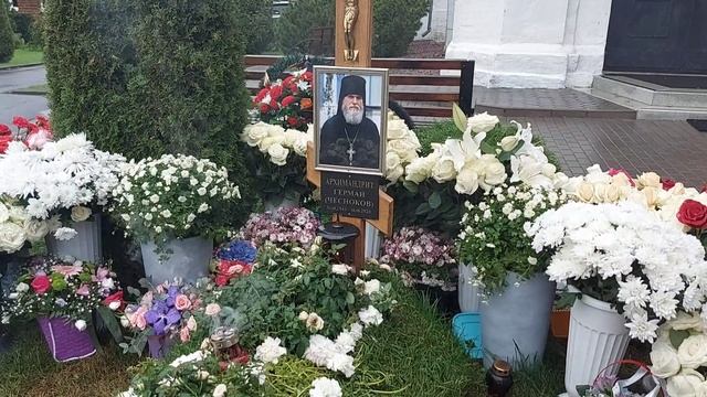 Тот которого бесы боялись Архимандрит Герман Чесноков,на его могиле смотреть онлайн