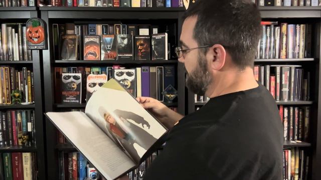 Halloween Illustrated Hardcover Novelization Book Unboxing Curtis Richards John Carpenter Horror