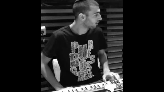 еврейская музыка.израильские мелодии.клавишник Натаниэль Авраам 2. смотреть онлайн