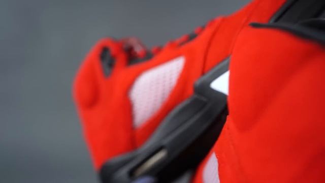 ARE THE RAGING BULL JORDAN 5 RETRO SNEAKERS OVERRATED?! (You Decide...) смотреть онлайн
