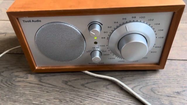 Радио Tivoli Audio + The connector смотреть онлайн