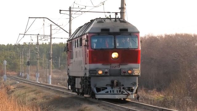 ТЭП70-0520 с приветливой бригадой следует резервом смотреть онлайн