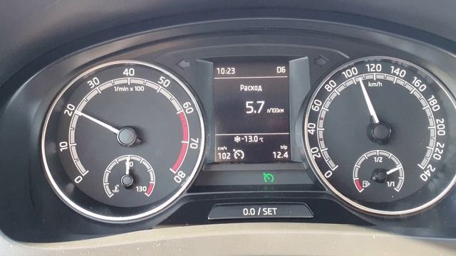 расход топлива Шкода рапид по ровной дороге. трасса. зима смотреть онлайн