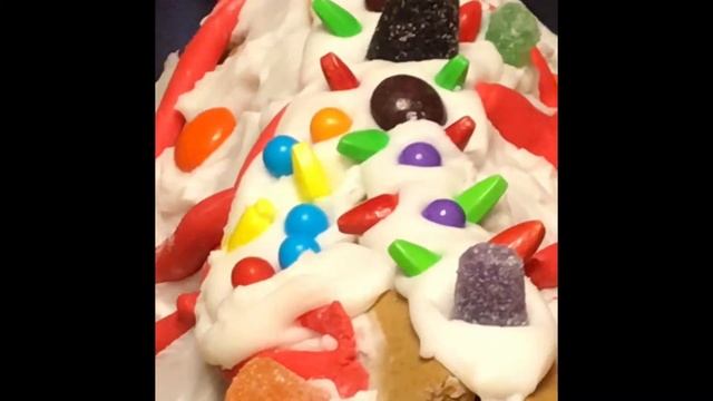 GINGERBREAD HOUSE TUTORIAL!!!! смотреть онлайн