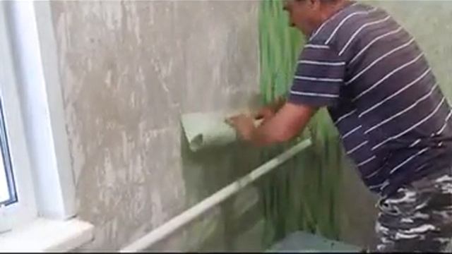 MVI 0160 x264 Ремонт в доме в спальне, удаляем обои со стен при помощи воды. смотреть онлайн
