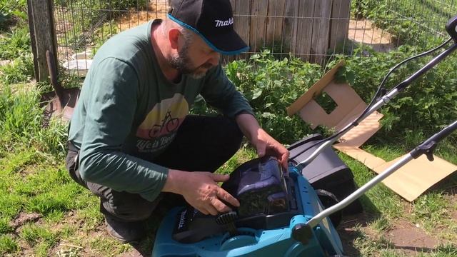 Аккумуляторная газонокосилка Макита DLM380Z смотреть онлайн