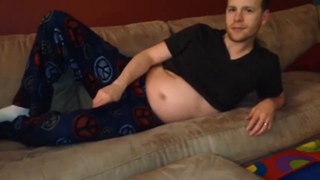 My stomach is under attack. :) смотреть онлайн