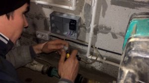 Установка датчика включения циркуляционного насоса для системы отопления.