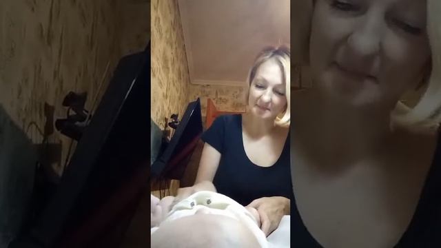 Меняем памперс смотреть онлайн