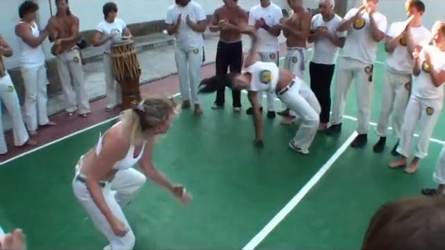Спортивный лагерь капоэйра тренировки на море. Capoeira Ukraine. смотреть онлайн