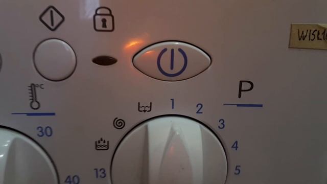 End wash white laundry indesit WISL 105 (old video) смотреть онлайн