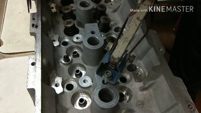 Mercedes W203 2.7L Cdi Как поменять маслочки засухарить клапана на Дизельной голове.®️ смотреть онлайн