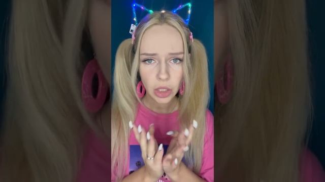 Самара украла подарки у Деда Мороза. Дед Мороз преследует Свету в страшном лесу смотреть онлайн