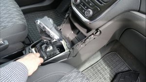 Jak rozebrać - tunel  konsola w OPEL Mokka Astra