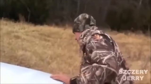 Зверское нападение енота на человека смотреть онлайн