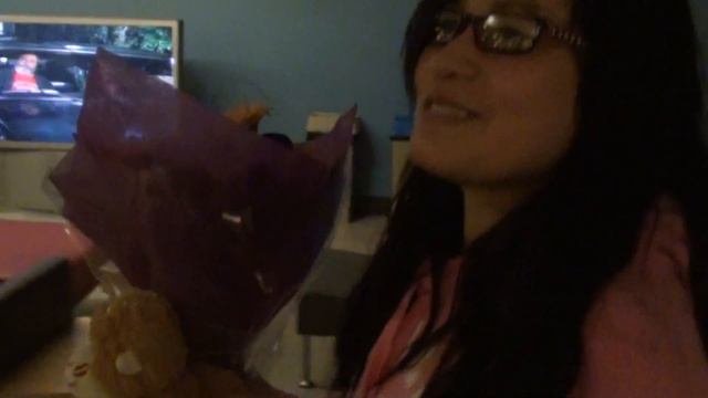 Mike Ho's present to Jamila. (Valentine's Day @UWT) смотреть онлайн