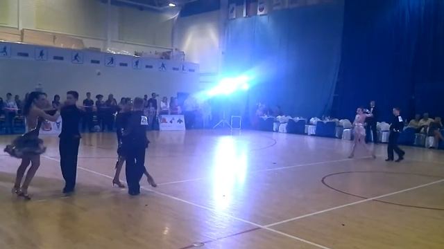 Черноиванов Даня и Баюра Юля Самба смотреть онлайн