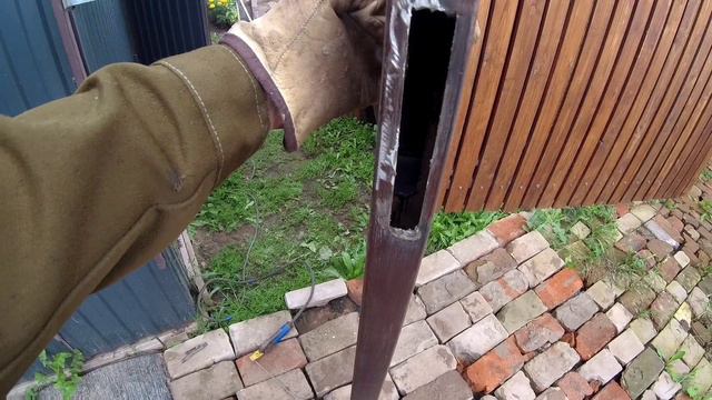 Установка замка на калитку.