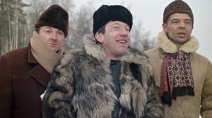 Такой хороший женщин, а отец барыга. Спекулянт.