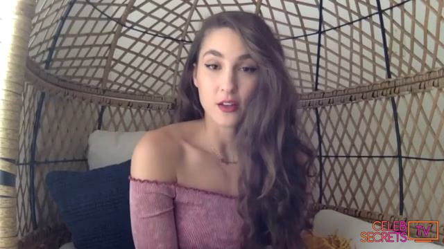 Evangelía Talks Blending Her Greek and American Heritage in New Single "Fotiá" смотреть онлайн