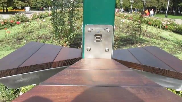 Бесплатная зарядка от солнечных батарей в городе Ровно - "Солнечное дерево" смотреть онлайн