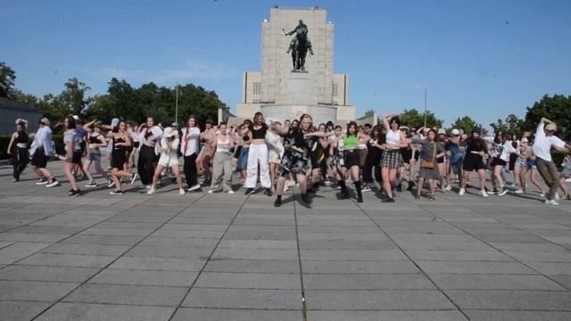 [K-POP PUBLIC IN CZECH] KAI - ROVER | Special project 2023 by CKP смотреть онлайн