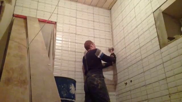 Как укладывать плитку в угол смотреть онлайн