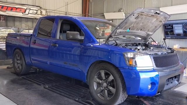 Supercharged Nissan Titan Dyno Tuning w/ Cams and Water/Methanol Injection смотреть онлайн