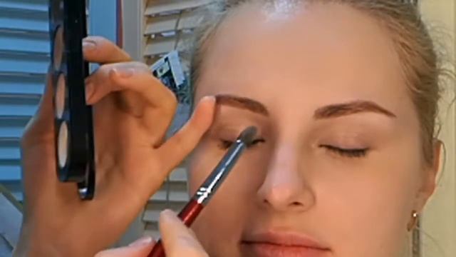 НАТУРАЛЬНЫЙ МАКИЯЖ смотреть онлайн