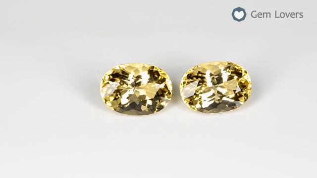 Пара жёлтых скаполитов 15,61 кар.