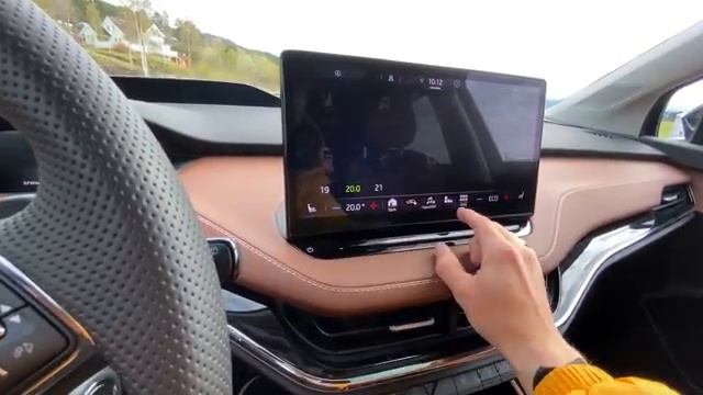 Skoda Enyaq IV Обзор И Тест Драйв смотреть онлайн
