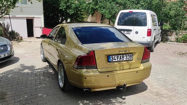 best volvo sound ever ! S60 2.3 T5 Exhaust Sound смотреть онлайн