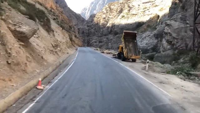 Красивейшая дорога через горы в Душанбе смотреть онлайн