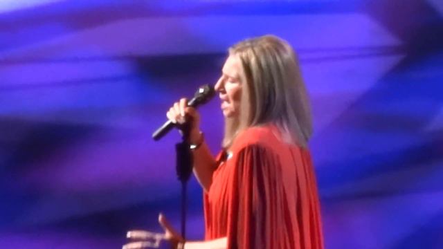 Barbra Streisand Lost Inside Of You Live @ The O2 Arena London June 2013 смотреть онлайн